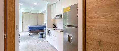 Desk, free WiFi, bed sheets