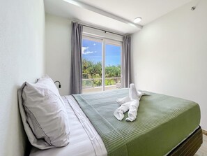 1 bedroom, desk, free WiFi, bed sheets