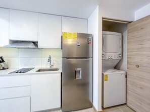 Fridge, microwave, stovetop, dishwasher