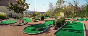 Property grounds - Club Wyndham Smoky Mountains Resort - 2 Bed/2 Bath Condo minutes to Dollywood (Sevierville)