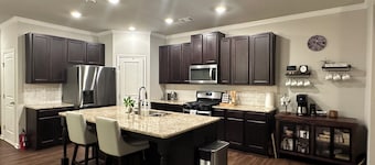 Model- Home Modern, Spacious, and Great Location