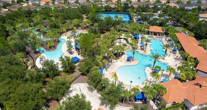 Stunning 7 br Solterra's pool JEWEL! The Resort is your Backyard!