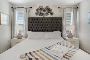 7 bedrooms, iron/ironing board, internet, bed sheets - Stunning 7 br Solterra's pool JEWEL! The Resort is your Backyard! (Davenport)