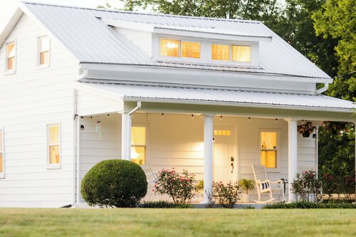 Historic Farmhouse/BookNook/Horses/Pond, 25 minute drive to downtown Nashville