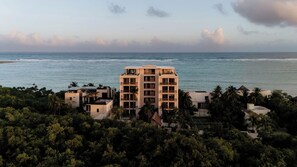 Exterior - Oceanfront Escape – Two-Level Penthouse with Private Rooftop & Pool (Tulum)