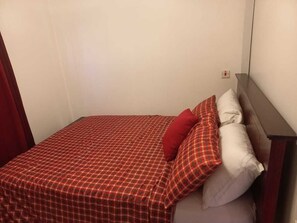 2 室のベッドルーム、アイロン / アイロン台、インターネット、ベッドシーツ