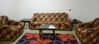 Tahir Hotel
