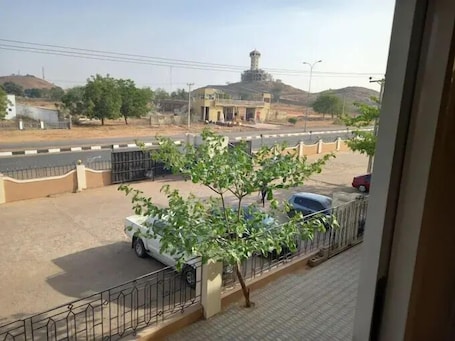 Exterior. Tahir Hotel
