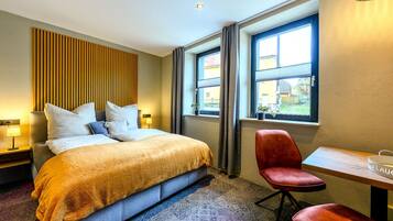 Basic-Doppelzimmer, Stadtblick | Individuell dekoriert, kostenloses WLAN