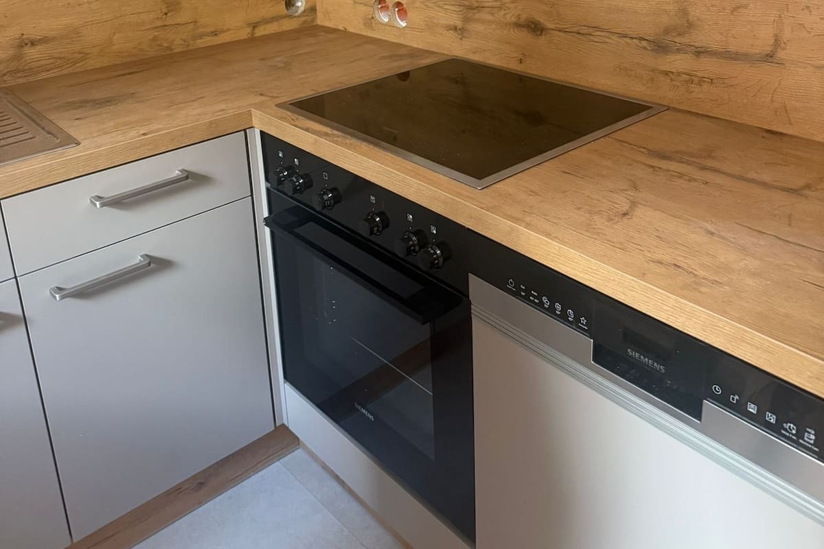 Chambre de base double, vue sur la ville | Cuisine privée