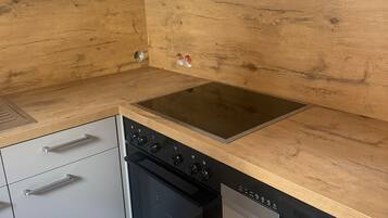 Basic-Doppelzimmer, Stadtblick | Eigene Küche