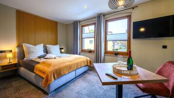 Basic-Doppelzimmer, Stadtblick | Individuell dekoriert, kostenloses WLAN