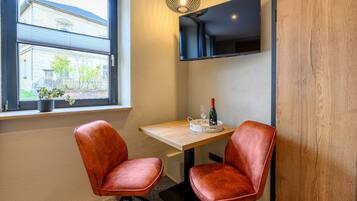 Basic Double Room, 1 King Bed, City View | Hypo-allergenic bedding, individually decorated, individually furnished