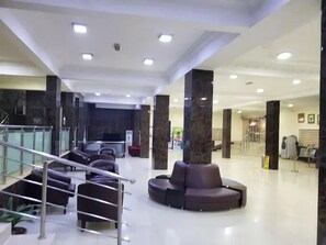 Siddeområde i lobbyen