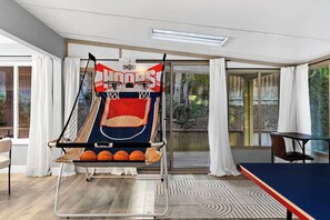 Fitness facility - Family Friendly Modern Luxury SoCal Hot Tub Retreat - Minutes from Disneyland (Fullerton)