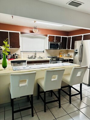 Microwave, oven, stovetop, dishwasher