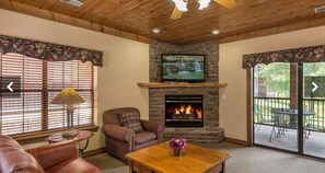 TV, fireplace - Westgate Branson Woods for Veterans Day week in this great 2BR Condo (Branson)