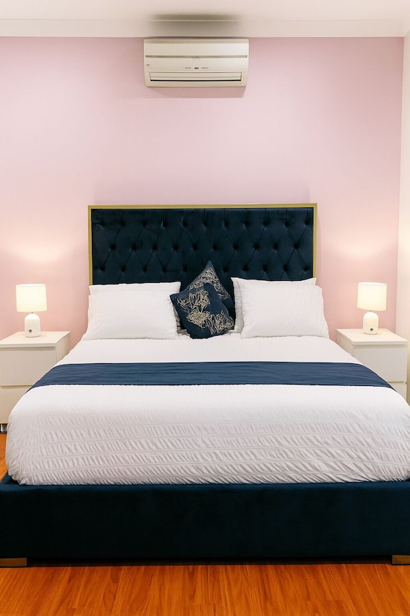 Iron/ironing board, WiFi, bed sheets