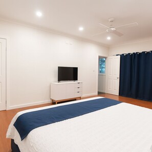 1 habitación, tabla de planchar con plancha, wifi gratis y ropa de cama 