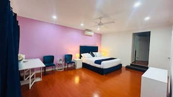 Iron/ironing board, WiFi, bed sheets