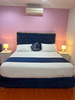 Iron/ironing board, WiFi, bed sheets