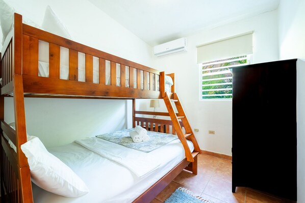 5 bedrooms, iron/ironing board, travel cot, free WiFi - Eco friendly beachfront oasis (Rincón)