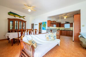 Smart TV, books - Eco friendly beachfront oasis (Rincón)