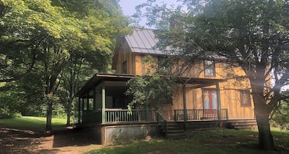 Gorgeous Timber Frame Home in Ashfield - 4 bedrooms, 3 bathrooms and Sauna