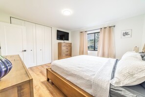 3 bedrooms, WiFi, bed sheets