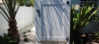 "The Sweet Spot" 3/2 Pool Home With Golf Cart in the Heart of Olde Englewood