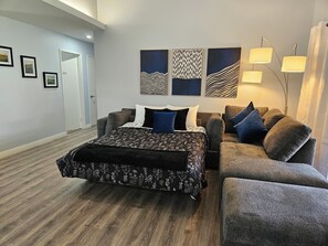3 bedrooms, in-room safe, iron/ironing board, travel crib