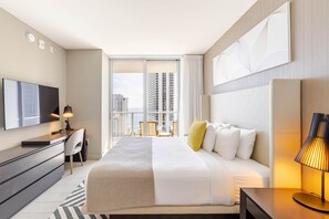 2 habitaciones, caja de seguridad en la habitación y escritorio 