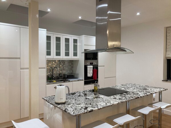 Microwave, oven, stovetop, dishwasher