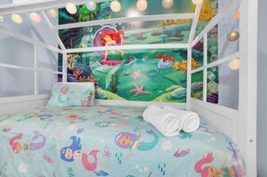 3 habitaciones, tabla de planchar con plancha, wifi y ropa de cama 