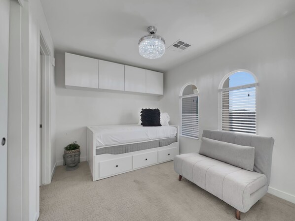 2 bedrooms, desk, iron/ironing board, free WiFi