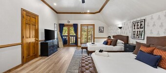 Texas Country Oasis - Pool, Game Room & Near Stockyards & Arlington