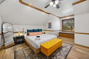 6 bedrooms, desk, iron/ironing board, travel cot