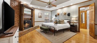 Texas Country Oasis - Pool, Game Room & Near Stockyards & Arlington