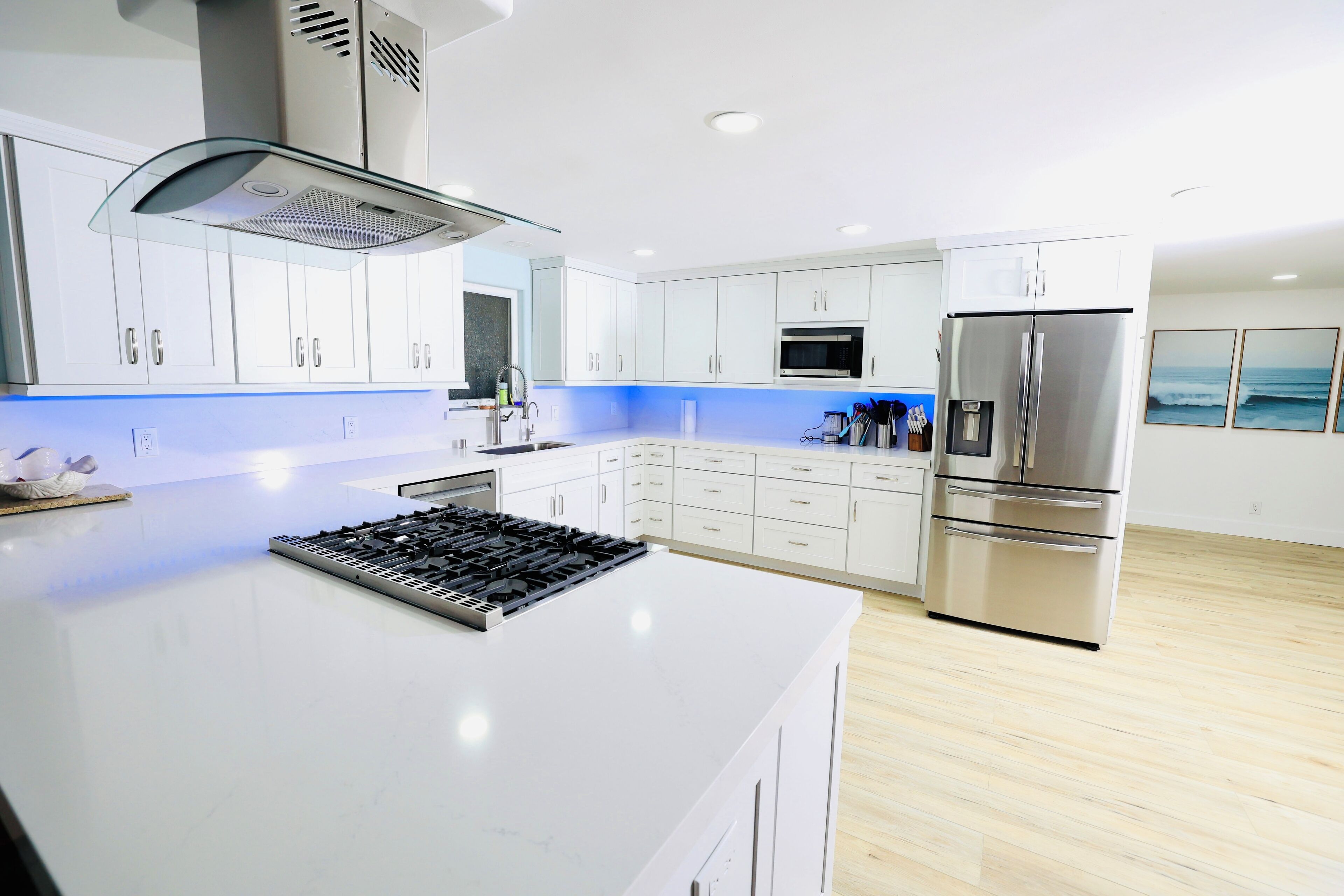 Microondas, horno, parrilla de estufa y lavavajillas 