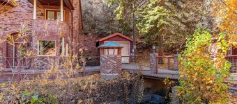 Creekside Villa: Skiing, Hot Springs, and Town Nearby