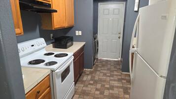 Mikroaaltouuni, uuni, liesi, astianpesukone