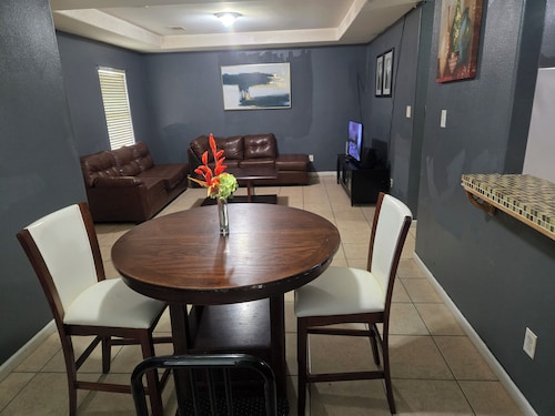 Wonderful fancy 3-bedroom house with AC in Houston