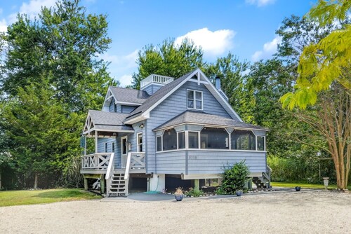 Heron's Hideaway - A Trusted Guest Favorite for Spacious Comfort!