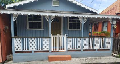 The Happy Hook- 2 Bedroom cottage in Gros-Islet steps Friday Night Street Party