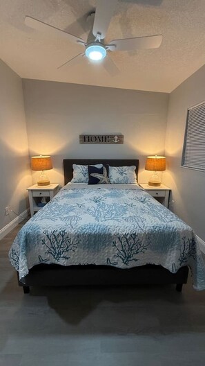 2 bedrooms, iron/ironing board, internet, bed sheets