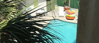  Penguins on the Beach 2/1 w/ balcony, beach, tropical oasis and pool