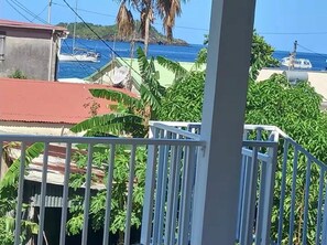 Property grounds - Chez Milo New apartment (BOUILLANTE)