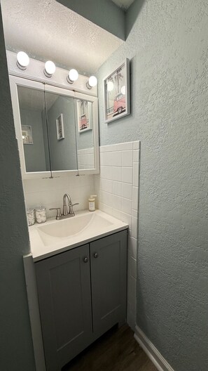 Hair dryer - Cozy studio across from the beach w/pool (Cocoa Beach)