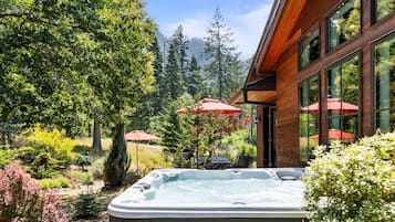 Bain à remous extérieur