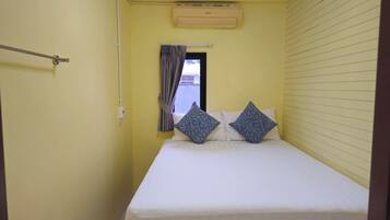 Free WiFi, bed sheets